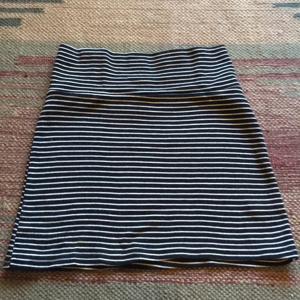 Size M mini skirt *** fits like an xs/s****